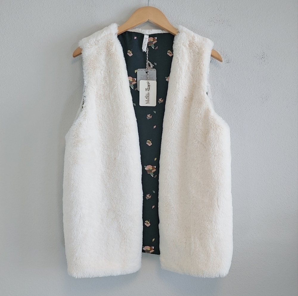 Matilda Jane Women's Moments With You Snow Way Faux Fur Reversible Vest Sz L